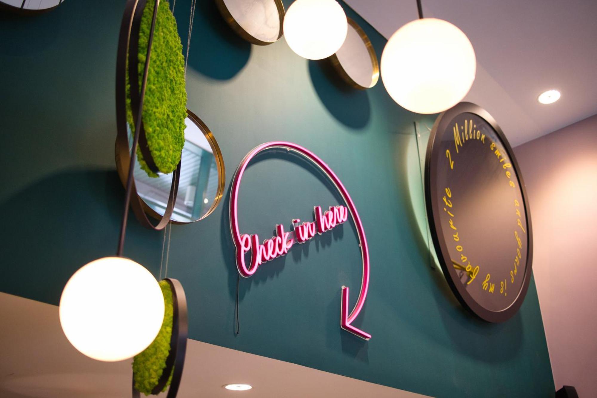 B&B Hotel Brussels Centre Louise Bagian luar foto