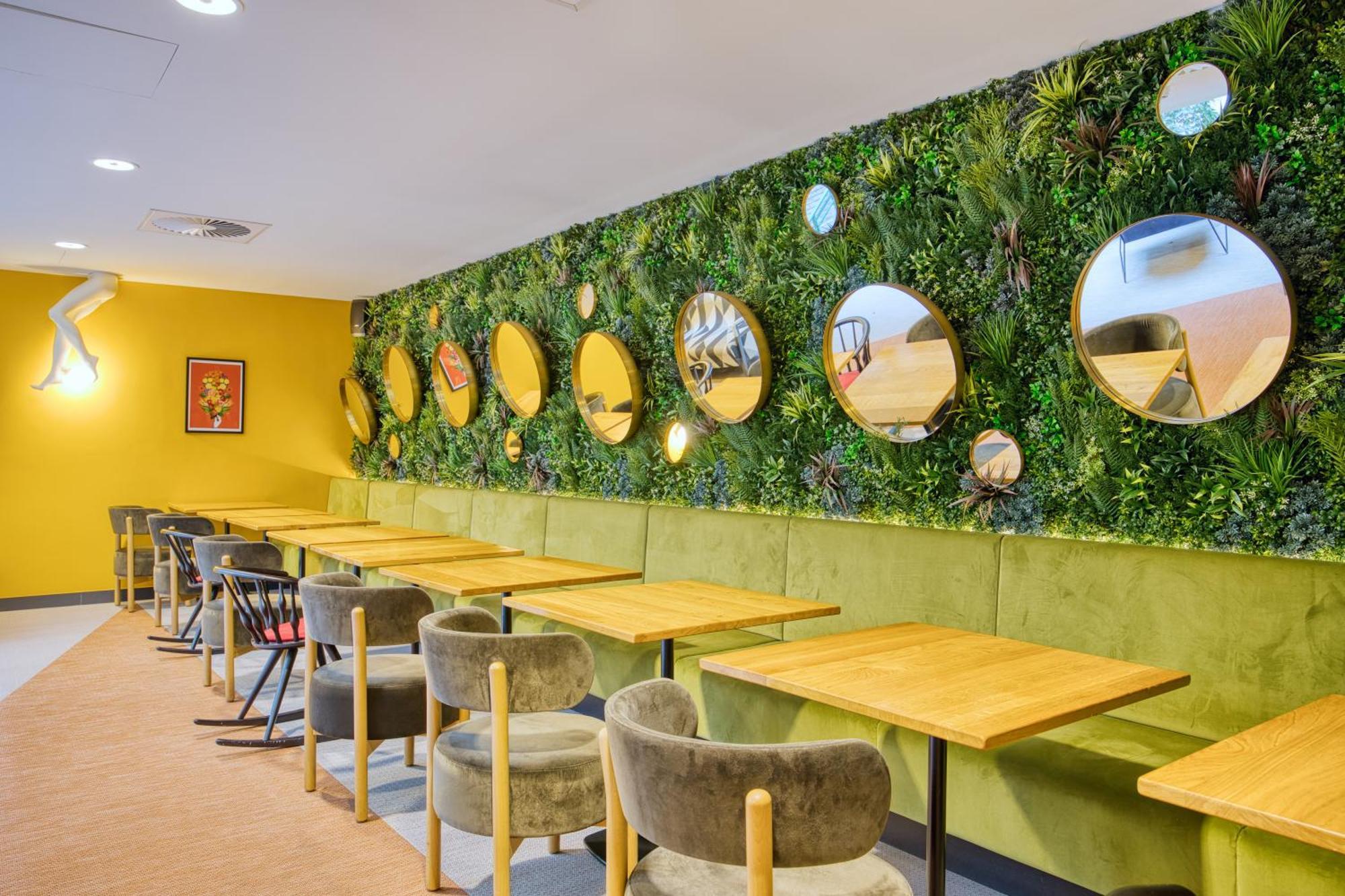 B&B Hotel Brussels Centre Louise Bagian luar foto